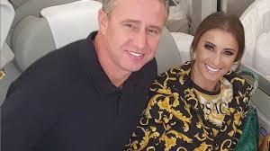 Anamaria prodan a recunoscut că laurenţiu reghecampf a divorţat din cauza sa. BombÄƒ In Showbiz Anamaria Prodan DivorÈ›eazÄƒ De LaurenÈ›iu Reghecampf