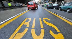 E) in tutti i casi in cui la fermata di emergenza costituisce pericolo anche momentaneo per gli altri utenti della strada. Costo Multa Sosta Area Bus Sanzione Divieto Di Sosta