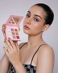 SONA DUBEY (@sonas_mua) · Instagram 照片和视频