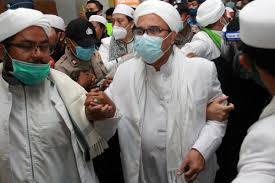 Persidangan denga terdakwa rizieq shihab dalam kasus tes usap (swab test) di rumah sakit menjatuhkan pidana kepada terdakwa dengan pidana penjara selama empat tahun, ucap hakim. Kerumunan Petamburan Rizieq Shihab Dituntut 2 Tahun Penjara