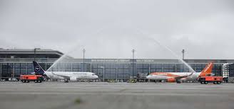 Un traficul pe aeroportul otopeni va ajunge la 7,5 milioane de pasageri in 2011. A Fost Deschis Aeroportului InternaÈional Berlin Brandenburg Willy Brandt Ber Video