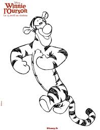 Un Joli Coloriage De Winnie L Ourson Viens Colorier Tigrou De Plein De Couleurs Un Coloriage Pour Tous Le Coloriage Winnie Dessiner Winnie L Ourson Coloriage