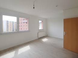 Finden sie hier die lage der wohnungen in der stadt halle (saale) einfach oben links im formularfeld die gesuchte anschrift eintragen und suchen. 4 Zimmer Wohnung Zu Vermieten Carl Schorlemmer Ring 26 06122 Halle Saale Nordliche Neustadt Mapio Net