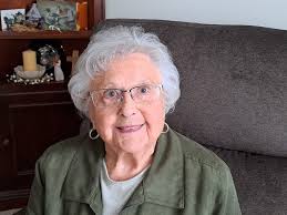 What do you think of this 92-year-old woman's new hairdo?