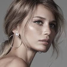 Um entzündungen zu vermeiden, ist zunächst das verwenden von antiseptischen ohrsteckern empfehlenswert. Ohrlochstechen Klinck Dein Friseur