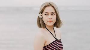Twitter got absolute frenzy by the circulation of former jkt48 personnel, zara adhisty kissing niko al hakim alias okin. Viral Video Ciuman Mirip Adhisty Zara Sang Ibu Akui Belum Melihatnya Tribunnews Com Mobile