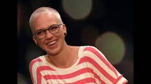 Ende 2019 hat sich stefanie heinzmann von ihren langen haaren getrennt und sich eine glatze rasiert. Stefanie Heinzmann Im Talk Bei Gredig Direkt Srf 28 5 2020 Youtube