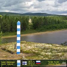 Frontière entre la finlande et la russie (fr); Gio Ve On Twitter Ita Confine Tra Carelia Finlandese Biancoceleste E Carelia Russa Rossoverde Eng A Photo Along The International Border Between Finland Region Of North Karelia And Russia Republic Of