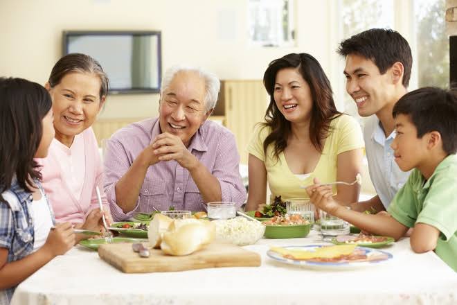 Tôi không phải là người ngăn nắp nhất nhưng chỉ cần có bàn ủi, bàn là và thứ gì đó để xem hoặc nghe là tôi có thể làm việc hàng giờ liền