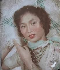 Nakatira kami sa 3570 Vigan street sa Sta. Mesa, Manila...Neighbor namin  ang de Leon Family... Kapag mamamalengke si Mama Emma na Matriarka ng mga  de Leon, ini-intrega muna sa apartment namin ang