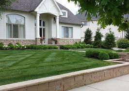 Serving thousands of residential and commercial customers for 25 years, we provide a full range of expert lawn care services including fertilization, weed control, insect & disease control, perimeter pest control and more.we keep your lawn looking its very best with superior products, attention to detail. Landscape Maintenance 317grow