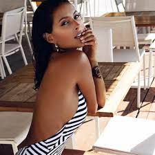 She was born in 1990s, in millennials generation. Mariana Rodriguez Fotos Facebook
