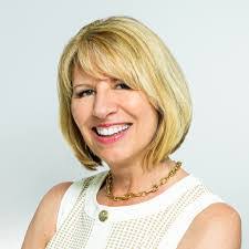 Kendra Bradshaw's Instagram, Twitter & Facebook