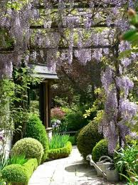 Le Jardin Des Songes France Cottage Garden Beautiful Gardens Traditional Landscape