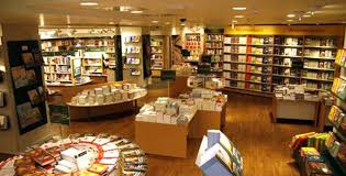 La sezione libri che accoglie un vasto catalogo dedicato espressamente ai bambini con un'attenzione particolare al mondo dei giocattoli dal didattico a quello di legno. La Casa Del Libro Orense Official Tourism Website