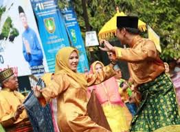 Namun, secara umum musik dikategorikan berdasarkan fungsinya. 10 Tarian Adat Riau Khas Suku Melayu Yang Wajib Diketahui