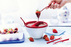 Hosting Family Dinner Or Heading To A Holiday Party Make Delicious Treats To Go Or Set Out Yummy Appetizers With Our Micro De Tupperware Yummy Appetizers Food