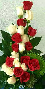 The flower stem is wrapped in plastic wire and made by hand. Pin By Ganna Kulbachenko On Rozy Rose Flower Arrangements Beautiful Rose Flowers Fresh Flowers Arrangements