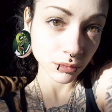 SERYNOW Ear Gauges Plugs And Tunnels Ear Stretcher Expander 6mm-25mm  Acrylic Double Flared Screw Plug Piecing Jewelry, Acrylic, resin :  Amazon.co.uk: ...