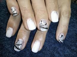 Die farbe schwarz tragen nicht nur gruffties. Schwarz Weiss Mit Stempelstruktur Nageldesign Michaela Teltz Facebook