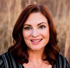 Lisa Guill's Instagram, Twitter & Facebook