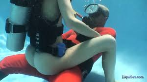 Mr & Mrs Incredible - Scuba Sex Pt3 - EPORNER