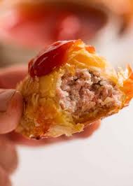 And they are such a great option if you are taking a plate of goodies when visiting friends or family. Sausage Rolls Recipetin Eats