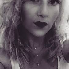 Roxanne Davidson's Instagram, Twitter & Facebook