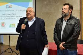 Cattani saiu da Prefeitura, mas continua com Greca