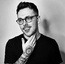 Andrew Fee's Instagram, Twitter & Facebook