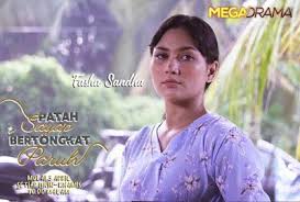 Aliah nekad pulang ke kampung bersama tiga orang anaknya untuk membina hidup baru setelah dicerai oleh suaminya, hisyam. Sinopsis Drama Patah Sayap Bertongkat Paruh Astro Ria Http Bit Ly 2uyiyxn Mulan News
