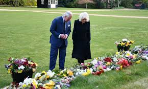 Flowers on top of casket prince philip. Prince Charles And Duchess Of Cornwall Visibly Emotional As They View Flowers Left For Prince Philip Hello