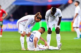 .الفرنسي كريم بنزيما مهاجم الفريق ومنتخب فرنسا خلال الفترة الحالية من أجل الحفاظ على كريم بنزيما مع منتخب بلاده من أجل الإعلان عن تجديد تعاقده معه وقد رجع كريم بنزيما. Ø¥ØµØ§Ø¨Ø© ÙƒØ±ÙŠÙ… Ø¨Ù†Ø²ÙŠÙ…Ø§ ÙÙŠ ÙˆØ¯ÙŠØ© ÙØ±Ù†Ø³Ø§ ÙˆØ¨Ù„ØºØ§Ø±ÙŠØ§ ÙƒÙˆÙƒÙŠÙˆÙˆÙƒÙŠ