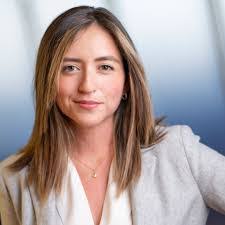 Diana Duran's Instagram, Twitter & Facebook