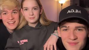 Max Harvey's Instagram, Twitter & Facebook