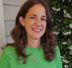 Lori Peck's Instagram, Twitter & Facebook