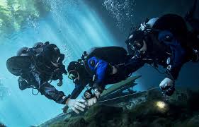 Training for scuba diving is broken up into three steps: Diver Training Gue