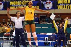 A jogadora atuou na europa entre 2004 e 2011 (cob) campeã nos jogos de pequim (2008) e bronze nos de atlanta (1996) e sydney (2000), a levantadora fofão foi considerada uma das cinco melhores jogadoras não europeias a disputarem a liga dos campeões feminina de vôlei. Ela Nao Para Aos 49 Anos Arlene Ainda Joga Volei E Em Alto Nivel Esportes R7 Olimpiadas