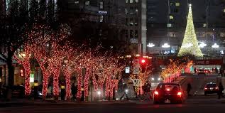 Christmas In Montreal Market Events 2015 Holiday Window Display Christmas Lights Holiday Decor