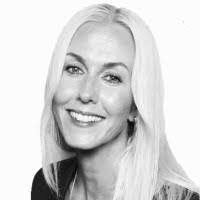 Lisa Moe's Instagram, Twitter & Facebook