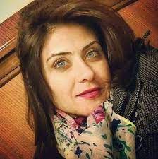 نشر مجموعة صور له برفقة نجله وزوجته عبر موقع التواصل الاجتماعي فيس بوك ، وتلقت الصور تعليقات كثيرة مسيئة بها تنمر هذ الامر الذي جعله يدخل في حالة نفسية سيئة. Ù…Ù† Ø¯ÙˆÙ„Ø§Ø¨ Ù‡ÙŠØ¯ÙŠ ÙƒØ±Ù… Ø§Ù„Ù…Ù†Ø´ÙˆØ±Ø§Øª ÙÙŠØ³Ø¨ÙˆÙƒ