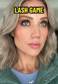 How's this for a claw clip volume-boost hack? It's easy to have big ha...