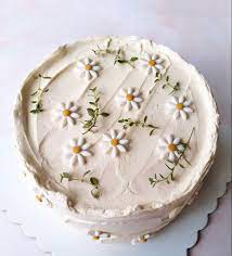 Minimalist Daisy Flower Cake Just Cakes Frog Cakes Cute Birthday Cakes