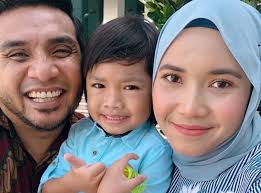 Menurut pemikiran saya, semua yang saya putuskan ini adalah keinginan dari isteri yang setiap ada masalah yang tidak bisa terpecahkan selalu meminta. Zahid Af2 Dan Isteri Berpisah Kerana Tiada Persefahaman Sensasi Mstar