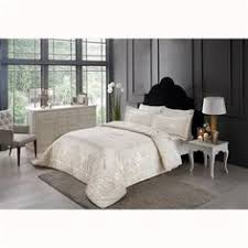 Yatak örtüleri, oda tasarımlarında kendi tarzını yansıtabileceğin bir detay olarak öne çıkıyor. Cift Kisilik Yatak Ortusu Modelleri Icin 58 Fikir 2021 Yatak Ortusu Yatak Urunler