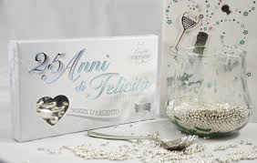 Nozze di carta, nozze d'argento, nozze d'oro, nozze di diamante. Nozze D Argento Come Festeggiare Questo Importante Anniversario Confetti Crispo