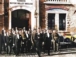 Sakarya meydan muharebesi'nden sonra gazi unvanını almış, mareşal. Parliament Was Key For Ataturk On The Road To The Republic Turkey News