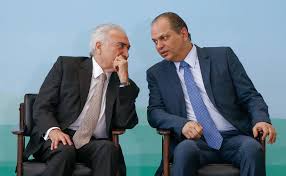 Em nome do governo, amilton gomes de paula negociou 400 milhões de doses da vacina astrazeneca com a empresa americana davati. Grupo Evangelico Fez Oferta Paralela De Vacinas Ao Ministerio Da Saude E Prefeituras 01 07 2021 Poder Folha