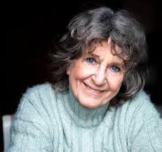 AW-TEATER 13 NOVEMBER: TIKKANEN I TANGOTAKT Välkommen på AW-teater där  teaterchef Petra Brylander intervjuar regissören Hedvig Claesson och  skådespelarna Ida Knapp Drougge, Mari Götesdotter och Katarina  Lundgren-Hugg om föreställningen och om Märta