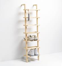Bei idealo.de günstige preise für schuhregal platzsparend vergleichen. Design Schuhregal Lady Long Von Side By Side Design Wird Einfach An Die Wand Gelehnt Und Bietet Auf Keinste Holzschuhregal Schuhregal Schuhregal Platzsparend